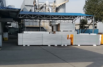 12月26日，志遠(yuǎn)凈化工程項目——江蘇省宜興市某工廠凈化車間凈化工程施工中